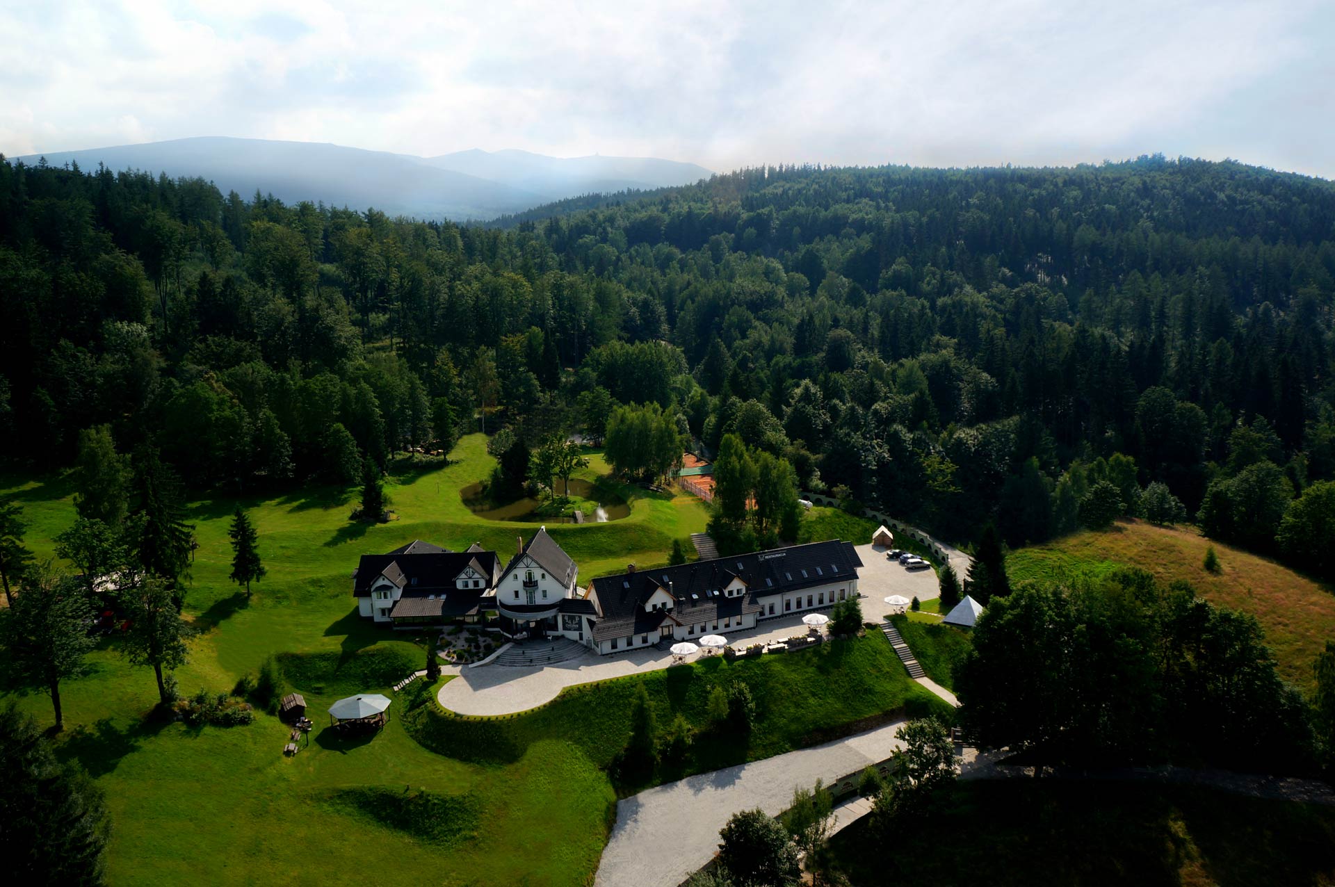 Hotel w górach Karkonosze pokoje noclegi restauracja Sudety Polska